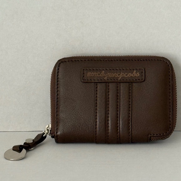 Marc Jacobs Chocolate Brown Small  Zip Around Leather Wallet - Picture 1 of 9
